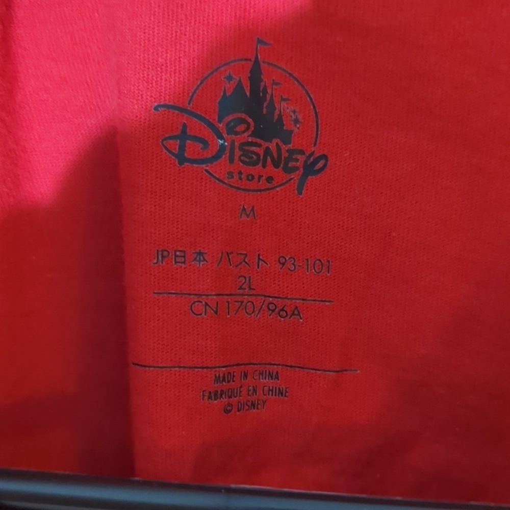 Disney incredibles kids tshirt. Size medium, red - Picture 3 of 5